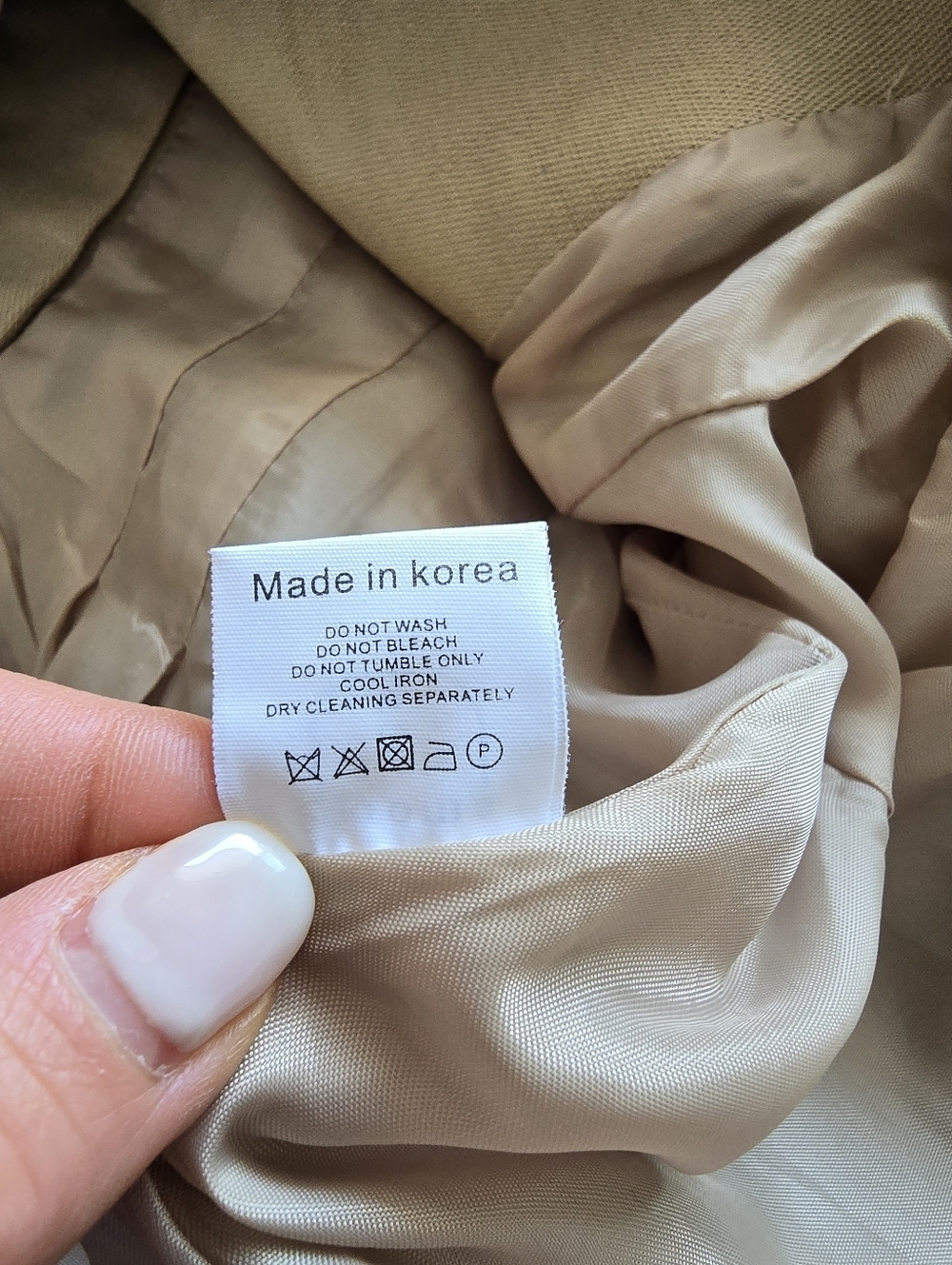 Rooms Shop Beige Women's Tailored Button-Front Top Size S/M - Picture 7 of 13